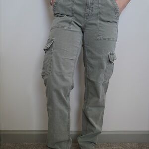 Women’s American Eagle Green Cargo Pants – Size 4